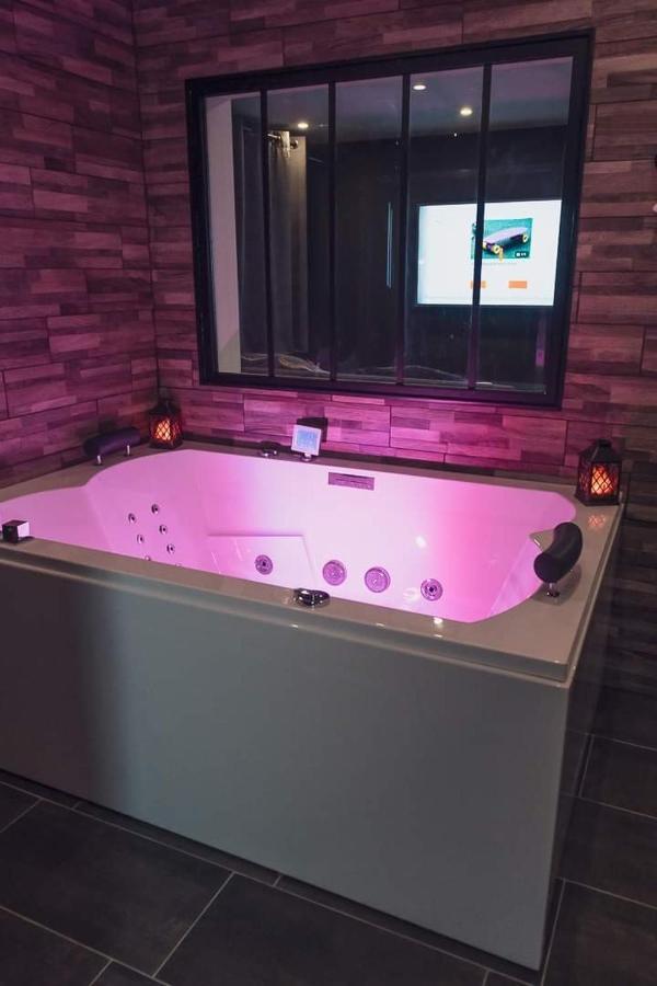 Charmante Residence De Tourisme Avec Jacuzzi Crecy-la-Chapelle Exterior photo